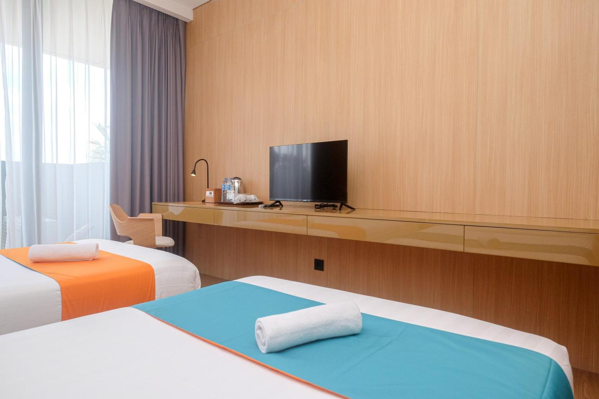 Sans Hotel Rg Living Jogja By Reddoorz Yogyakarta Exterior photo