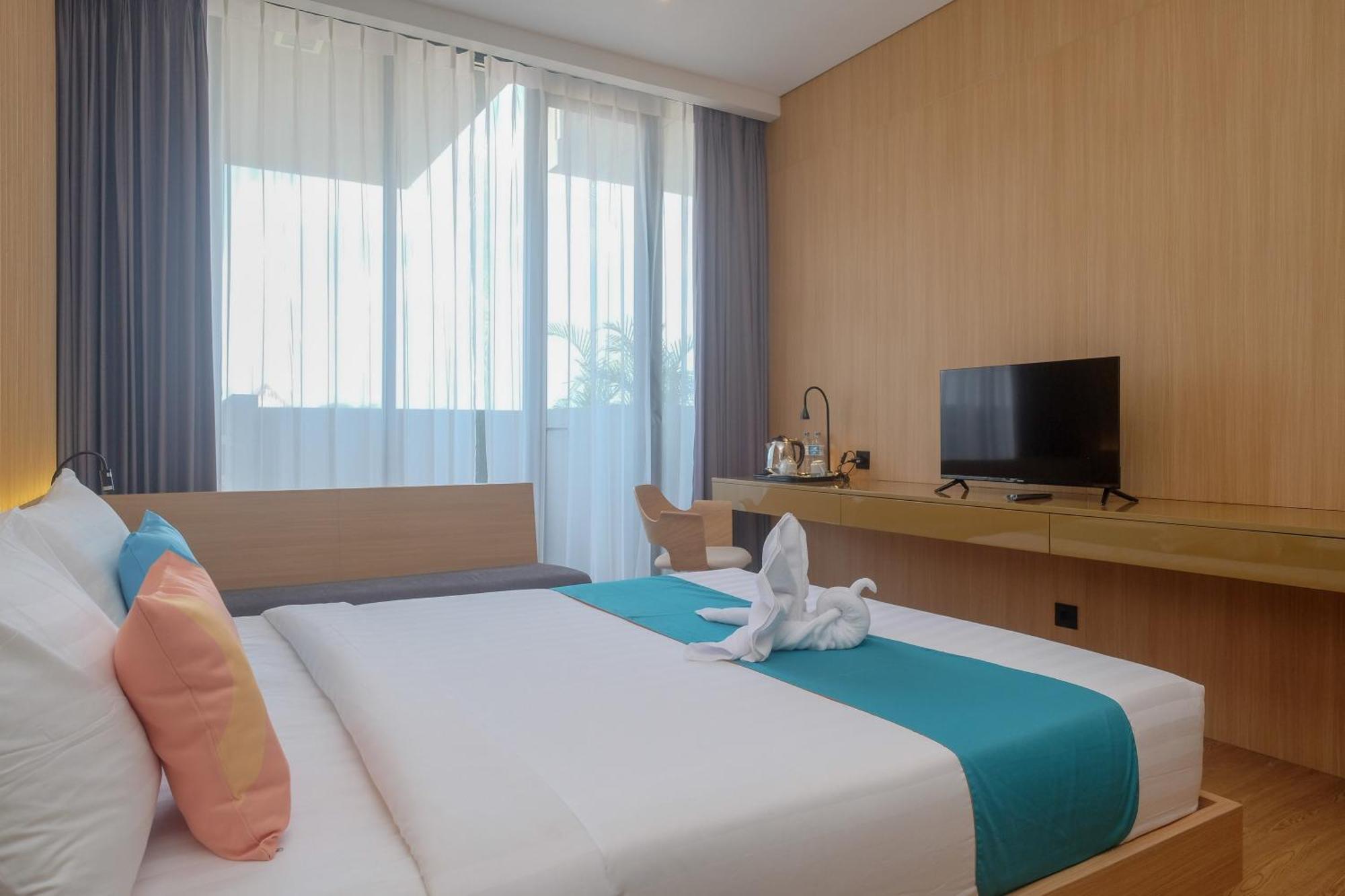 Sans Hotel Rg Living Jogja By Reddoorz Yogyakarta Exterior photo